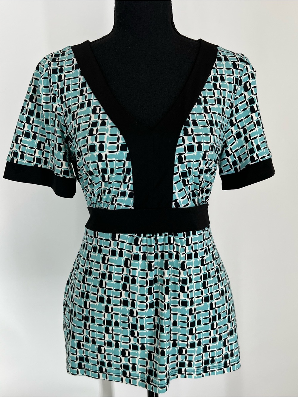 Apt.‎ 9 Black Trim Aqua and White Geo Print Top